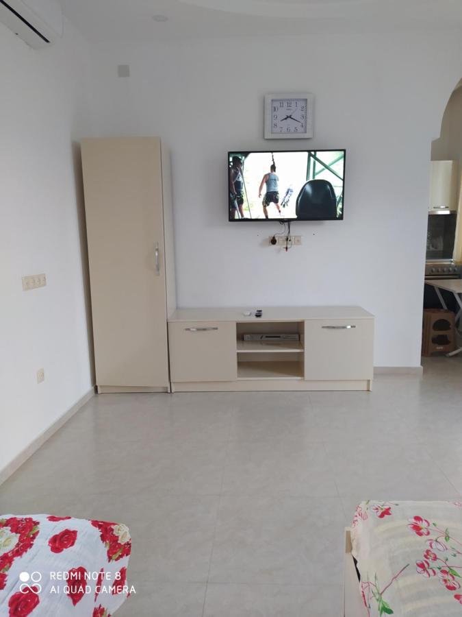 Emzari'S Apartment Кобулети Екстериор снимка
