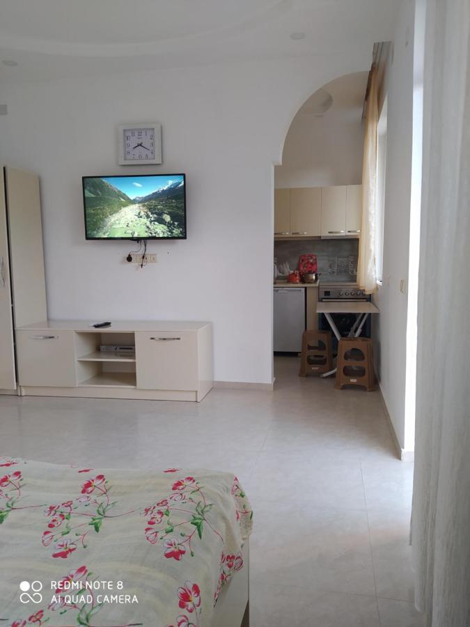 Emzari'S Apartment Кобулети Екстериор снимка